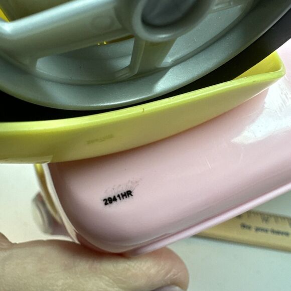 2016 Barbie Vespa Scooter Pink & Yellow DVX56 Mattel - Picture 7 of 8